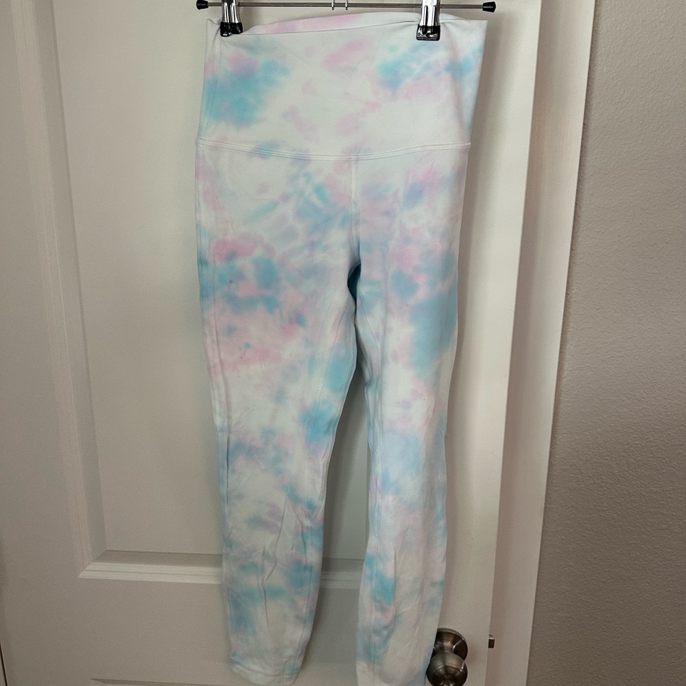 tye dyed white aligns 6 25”